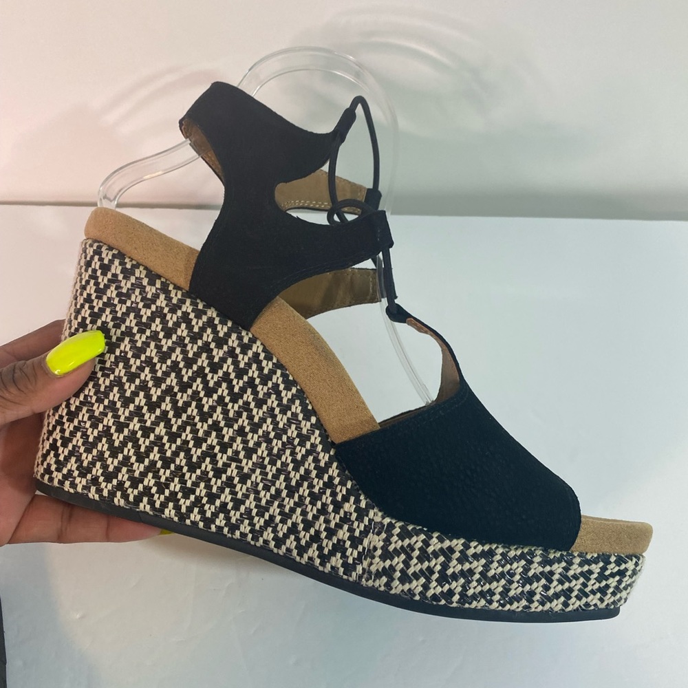 Lucky Brand Yejidas Sandals size 9 NWOT - Picture 4 of 9
